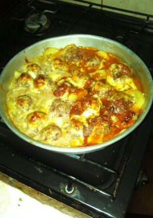 Una foto de Albóndigas con papas