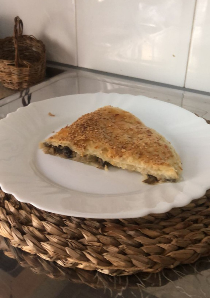 Una foto de Hojaldre de berenjena y champiñón
