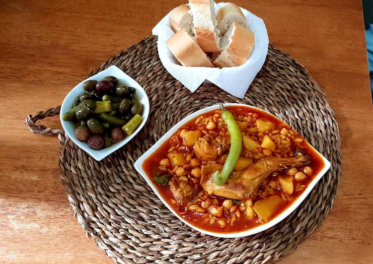 Gurullos de conejo y garbanzos