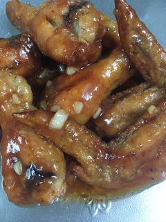 Hình của món Cánh gà sốt me.