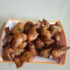 A picture of Methi bhajiya.