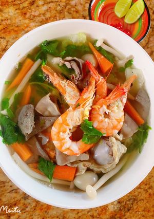 A picture of Hu Tieu Thap Cam (Vietnamese Mixed Noodle Soup).