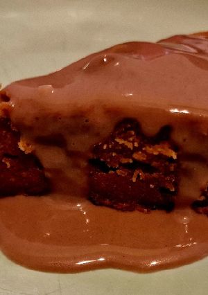 Kevert piskóta nutellás-kinderes csokipudingöntettel recept fotója