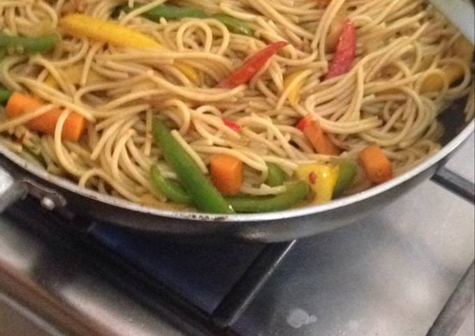 Simple Way to Prepare Delicious Easy stir fry spaghetti