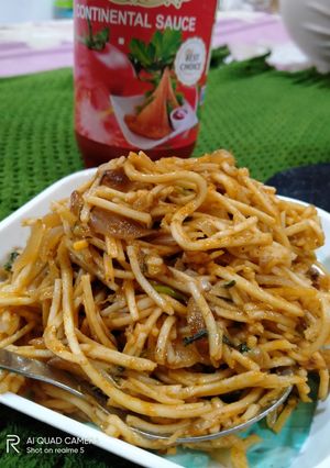 A picture of Chinese style chowmein Noddles.