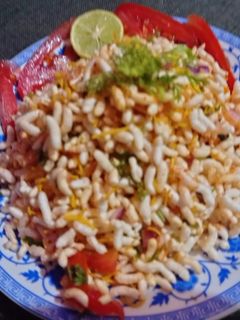 भेळ (bhel recipe in marathi) रेसिपी चे मुख्य फोटो
