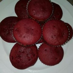 A picture of Red velvet cupcakes.