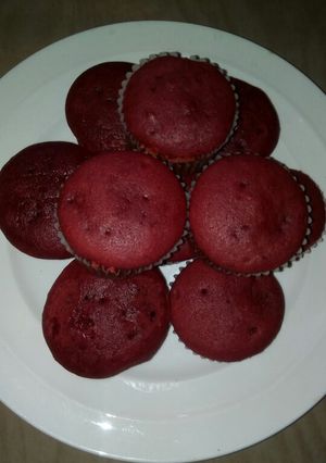 A picture of Red velvet cupcakes.
