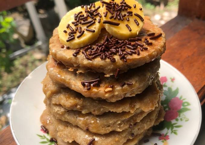 Banana oatmeal pancake (MPASI 1+) foto resep utama