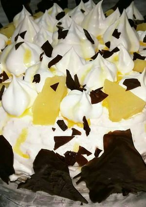 A picture of Pineapple cake with Choco Shards 🎂.