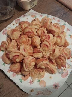 Sajtos-sonkás tekercs recept fotója