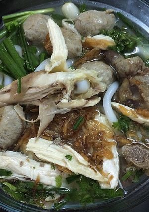 Hình của món Bánh canh gà & bò viên.