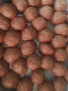 आटे के लड्डू (Aate ke laddu recipe in hindi) रेसिपी मुख्य फोटो