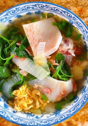 Hình của món Mì gói sụn bò.