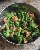 Stir fry broccoli