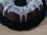 Budín matero de chocolate con glaseado de naranja