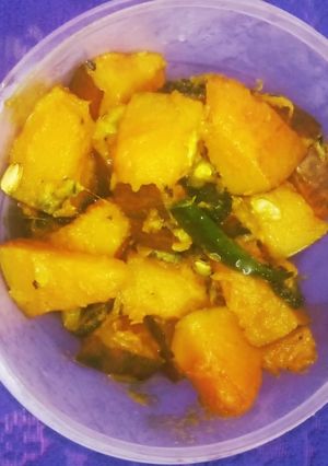 উচ্ছে কুমড়ো ভাজা (ucche kumro bhaaja recipe in Bengali) রেসিপির প্রধান ছবি