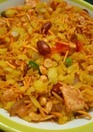 A picture of Chatpate khilekhile pohe.