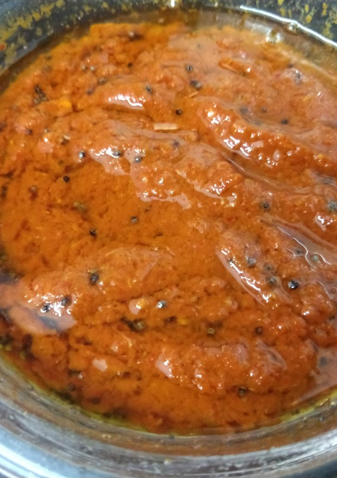 ஒரு நிமிட பூண்டுகாரச்சட்னி(CHILLI GARLIC CHUTNEY RECIPE IN TAMIL) செய்முறை முக்கிய புகைப்படம்