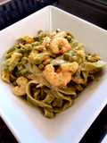 Tagliatelli con gambas en salsa de queso azul