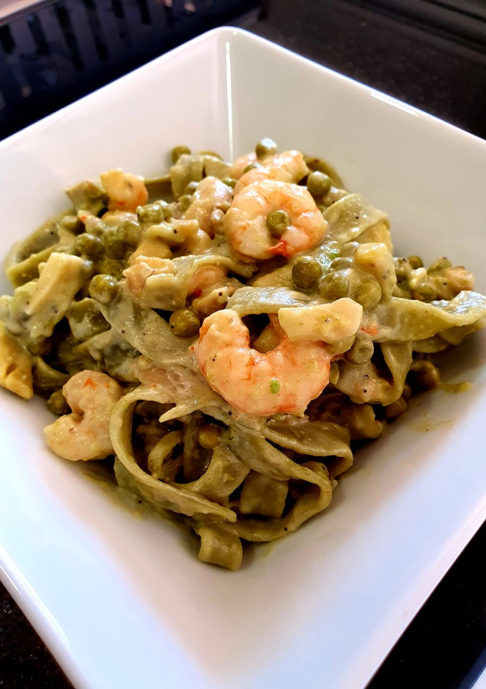 Una foto de Tagliatelli con gambas en salsa de queso azul