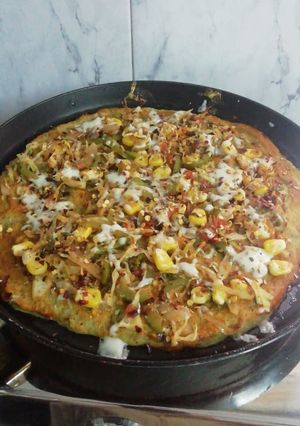 મુગ દાલના પીઝા (Mung Dal Pizza Recipe In Gujarati) રેસીપી મુખ્ય ફોટો