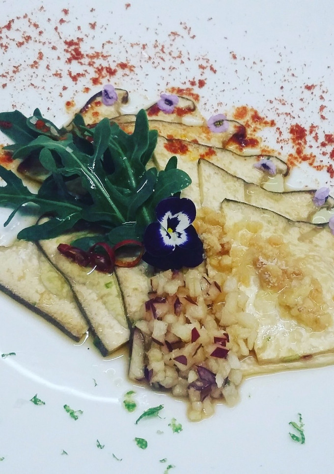 Una foto de Carpaccio de boletus