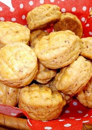 Burgonyás-tepertős pogácsa recept fotója