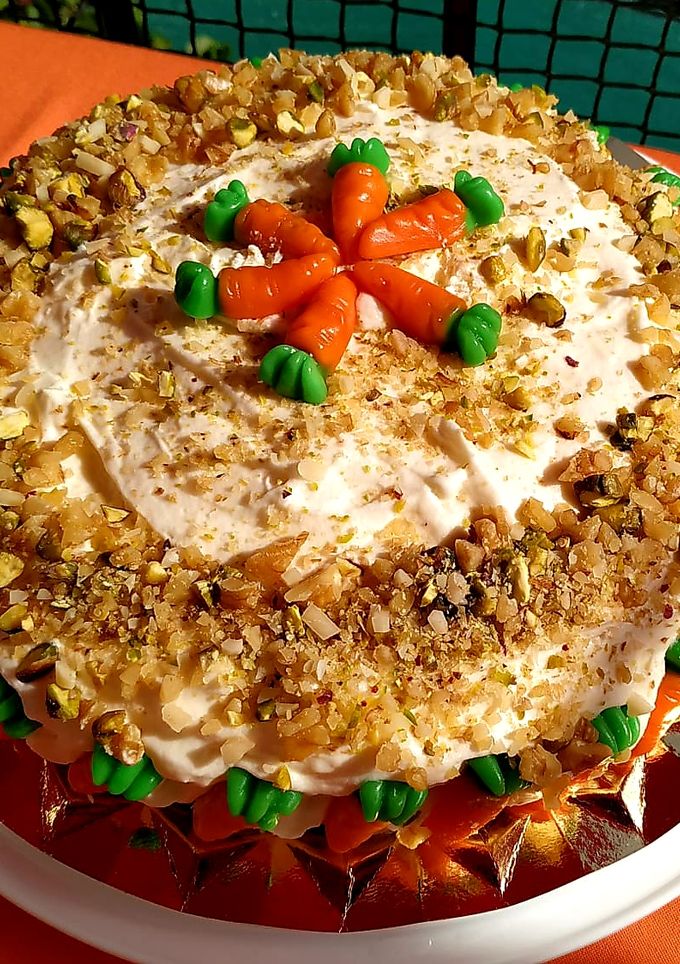Una foto de Carrot cake con frosting