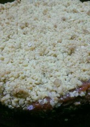 Una foto de Torta con Guayaba y Crocante de Avena