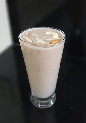 A picture of Dryfruit chikoo shake.