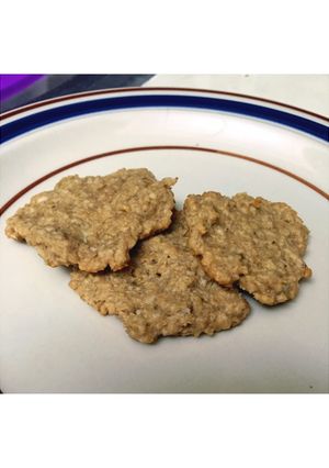 A picture of Healthy oatmeal cookies.