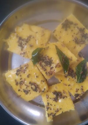 ખમણ(khaman recipe in Gujarati) રેસીપી મુખ્ય ફોટો