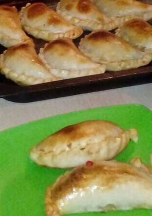 Una foto de Empanada de pollo con papa
