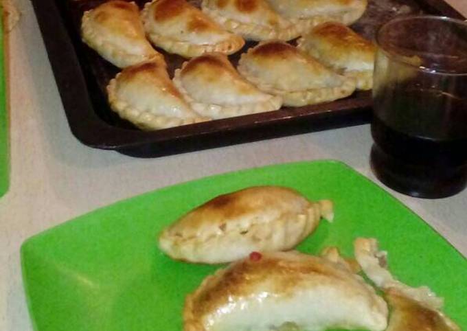 Empanada de pollo con papa Receta de Silvina - Cookpad