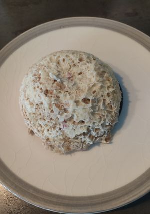 Une photo de Bolwcake chèvre lardons pour un repas rapide avec une salade
