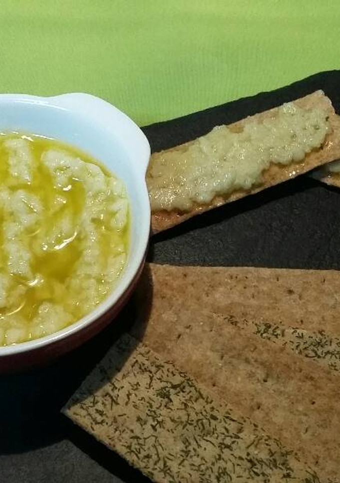 Una foto de Paté de ajo y queso manchego