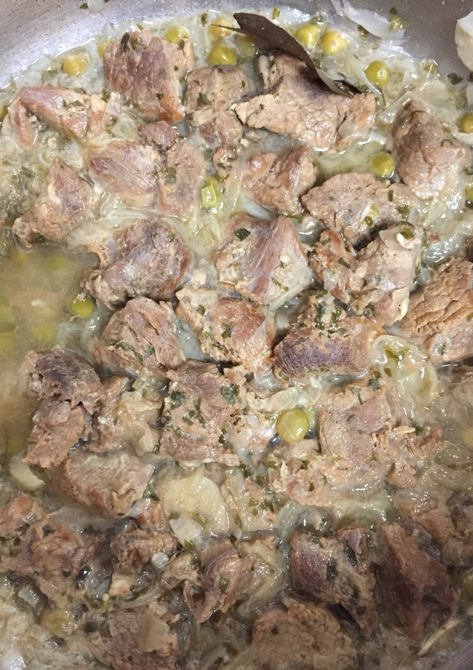 Una foto de Carne guisada con guisantes
