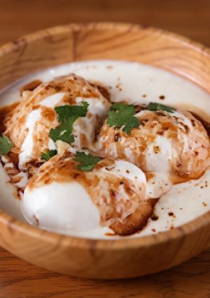 A picture of Dahi Vada (Doi Bora).