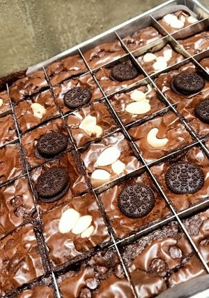 Foto resep Fudgy and Shiny Brownies Milo Panggang sekat