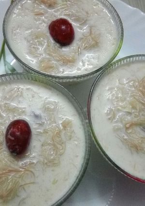 A picture of Sheer khurma.
