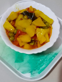 વટાણા બટાકા નું શાક (Vatana Bataka Shak Recipe In Gujarati) રેસીપી મુખ્ય ફોટો
