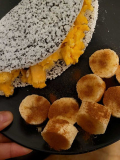 Foto de Tapioca com ovos mexidos e banana
