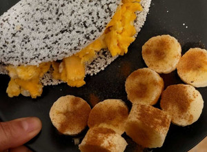 Foto de Tapioca com ovos mexidos e banana