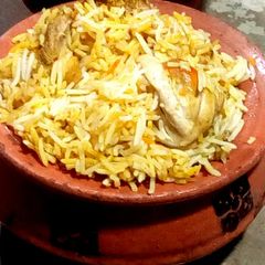 A picture of Chicken biryani.