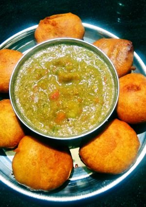 आलू बोंडा (Aloo bonda recipe in Hindi) रेसिपी मुख्य फोटो