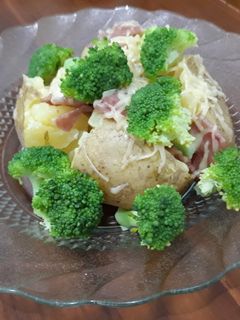Foto resep Baked Potato with Broccoli & Cheese