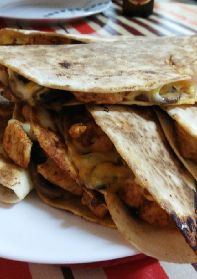 Una foto de Quesadillas de Pollo y Champiñones🌮