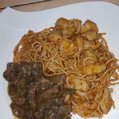 A picture of Spaghetti/macaroni jollof.