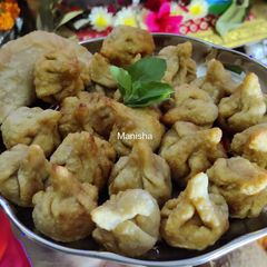 A picture of Fried Modak.